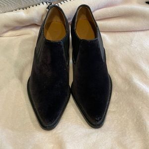 New Women’s Chloe Blk velvet booties